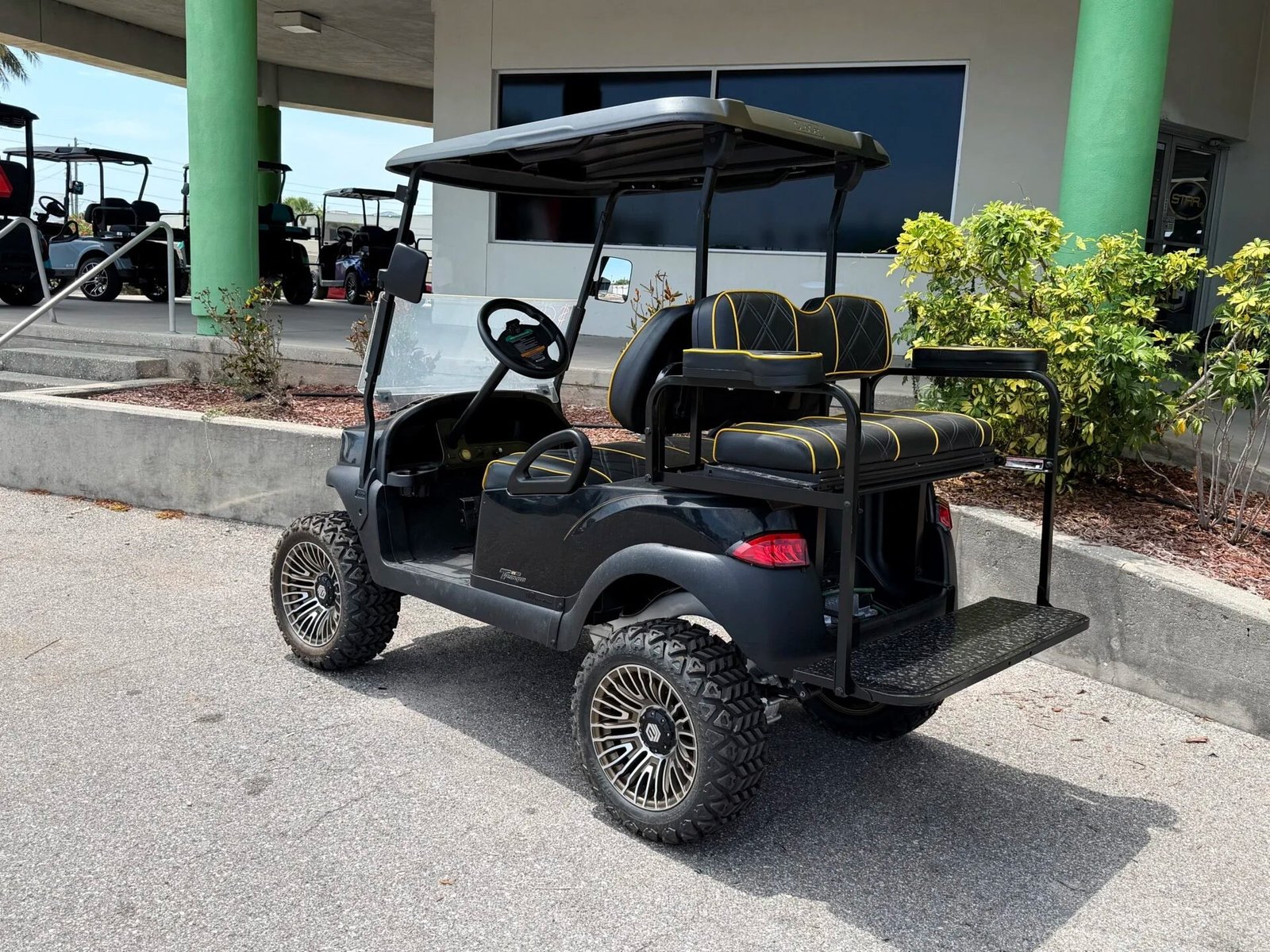 2020 Club Car Tempo Lithium Lifted Golf Cart for Sale - Image 2