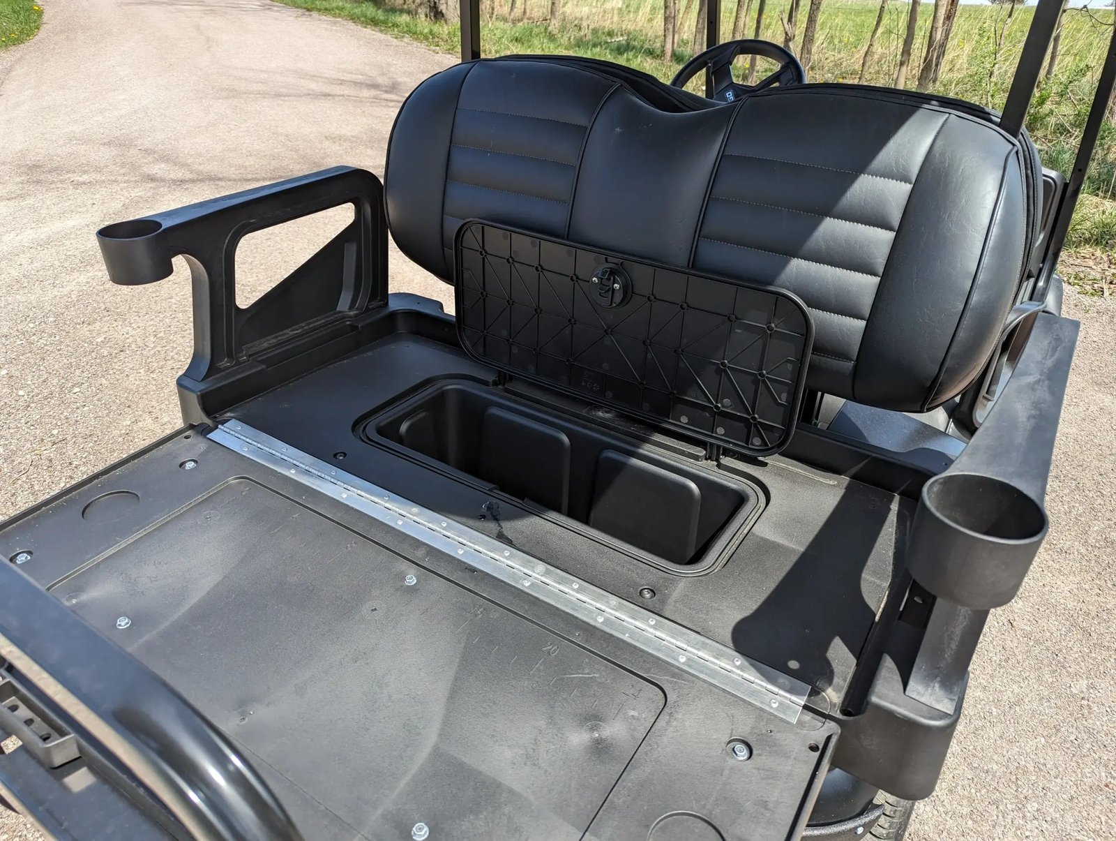 2024 E-Z-GO Express 4 Passengers for Sale - Image 3