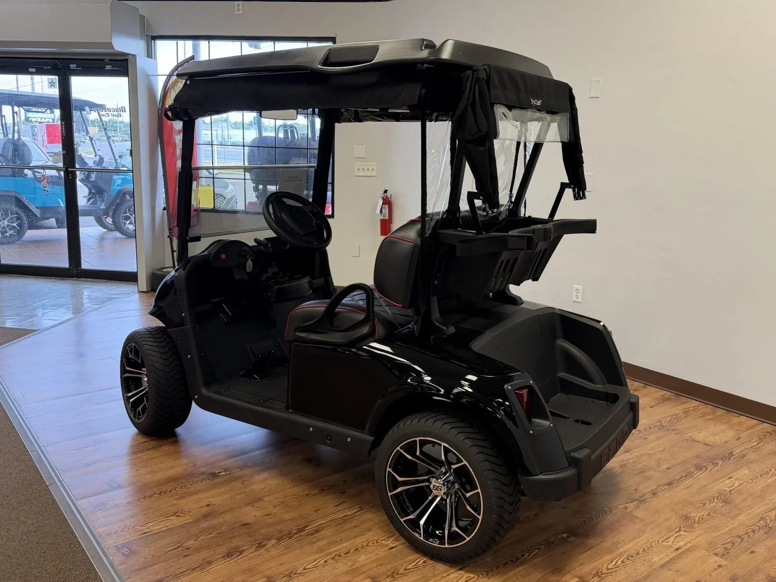 2020 E-Z-GO RXV Elite Lithium Golf Cart for Sale - Image 2