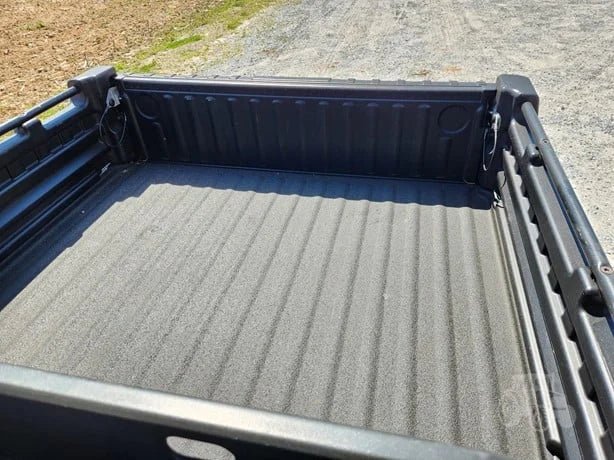 2018 John Deere Gator XUV 835M 4WD Utility Cart with 54 HP for Sale - Image 10