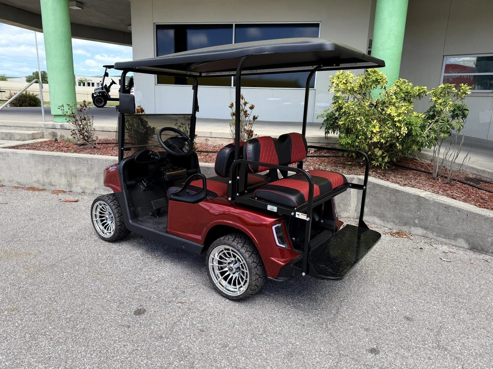 2020 E-Z-GO RXV Elite Lithium APEX Golf Cart for Sale - Image 2