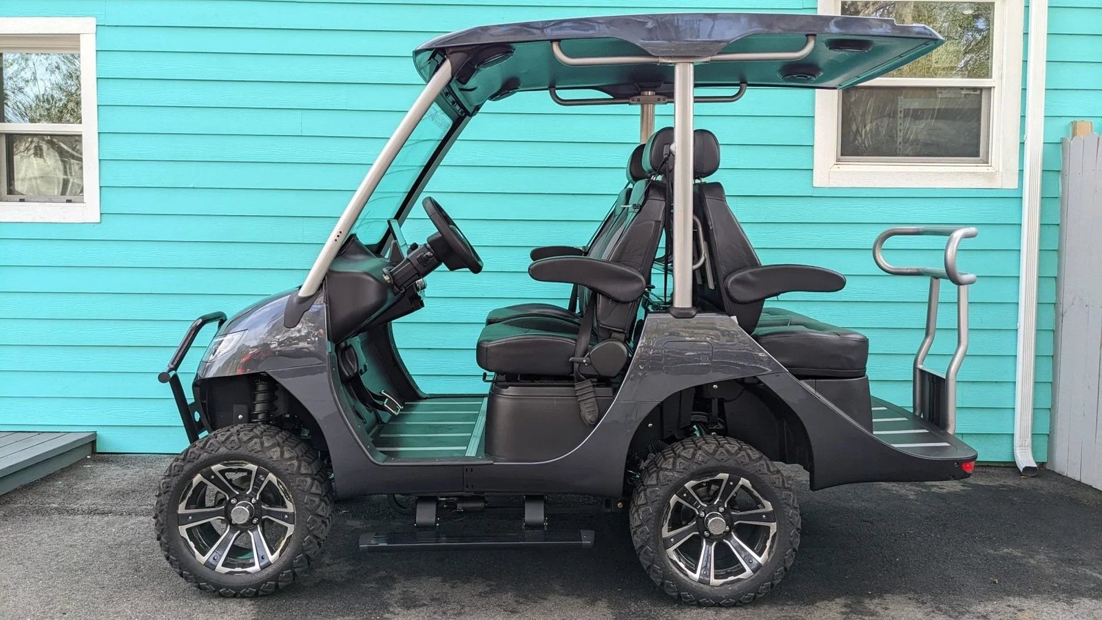 2023 Evolution D3 Lithium-Ion Lifted Golf Cart for Sale - Image 2