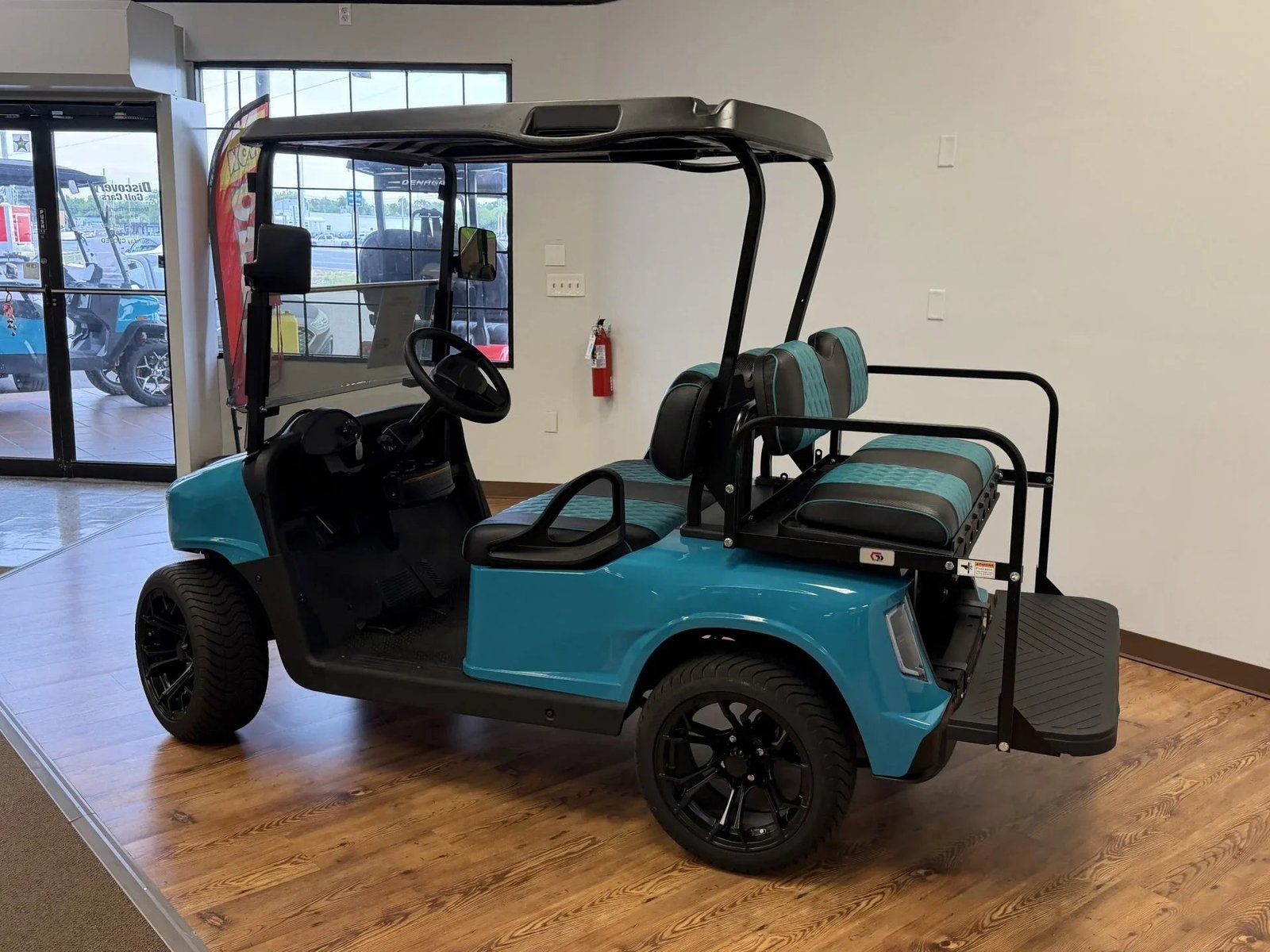 2020 E-Z-GO RXV Elite Lithium APEX Golf Cart for Sale - Image 2