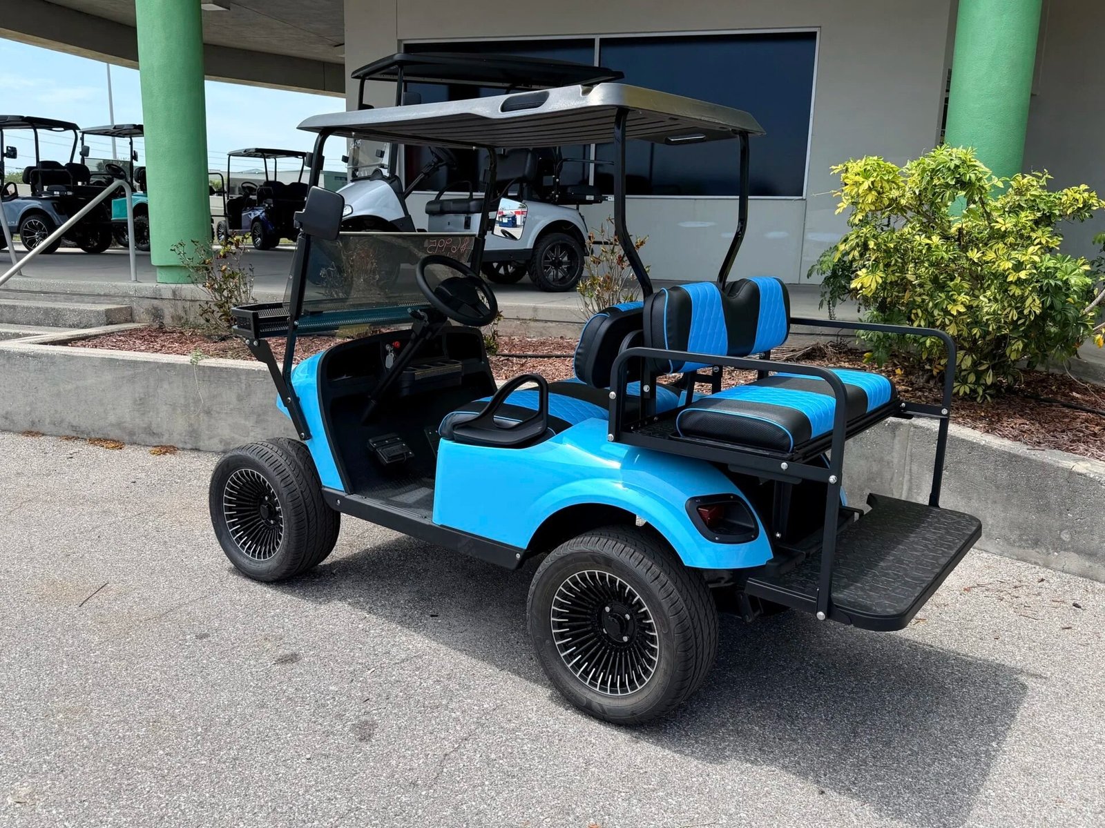 2020 E-Z-GO TXT Blue Cell Lithium Lifted Golf Cart for Sale - Image 2