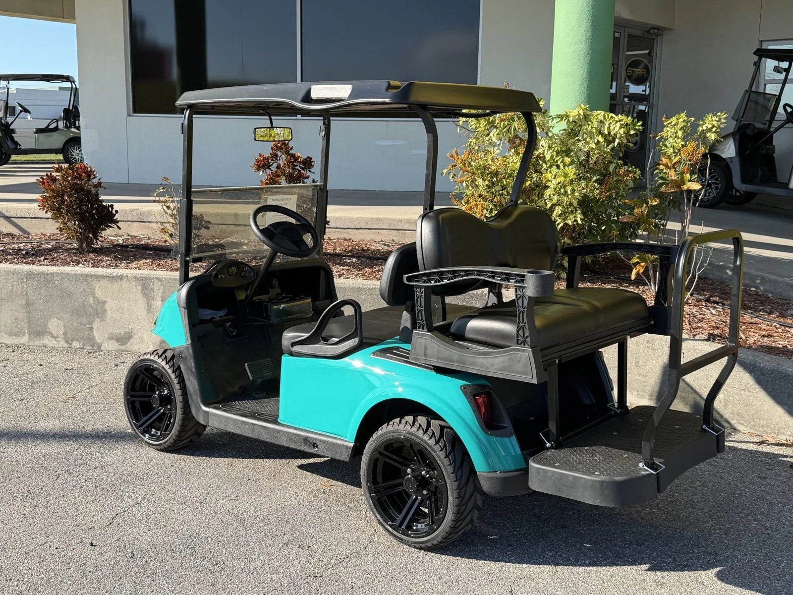 2017 E-Z-GO RXV Elite Lithium Golf Cart for Sale - Image 2